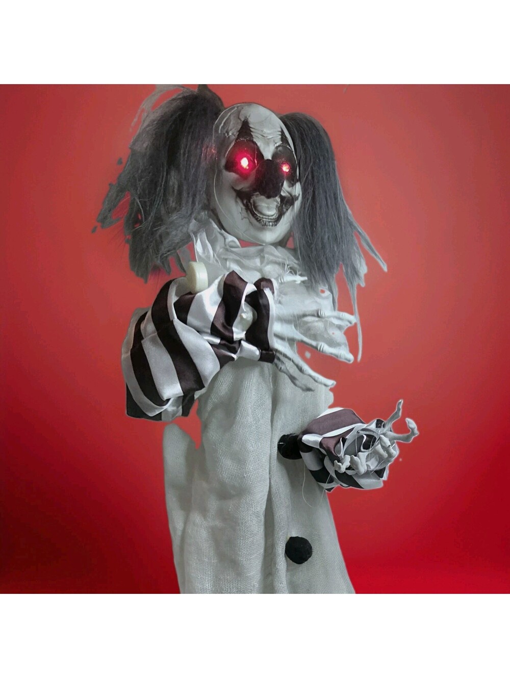 Animated Hanging 3 Ft Creepy Clown Halloween Prop LightUp Eyes Talks Moves Cloth
